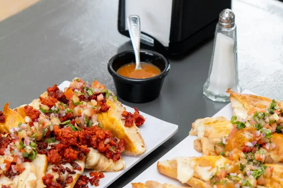 Gdzie zjeść w Chęcinach? Odkryj najlepsze restauracje i smaki