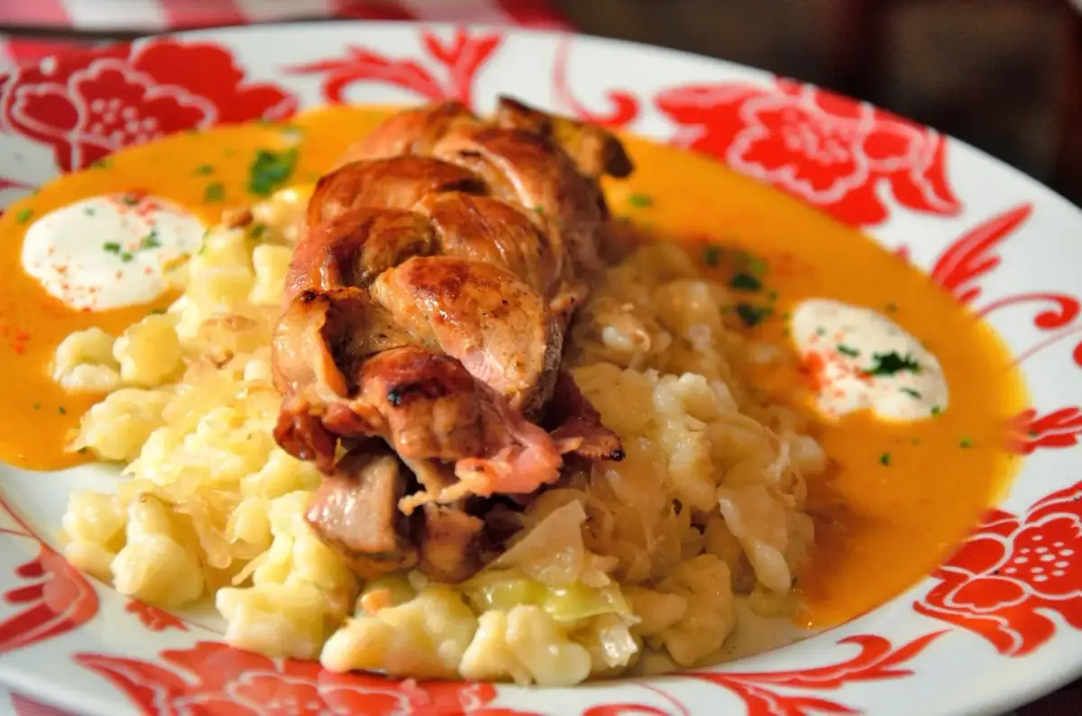 Gdzie zjeść w Budapeszcie? Odkryj lokalne smaki i kulinarne perełki