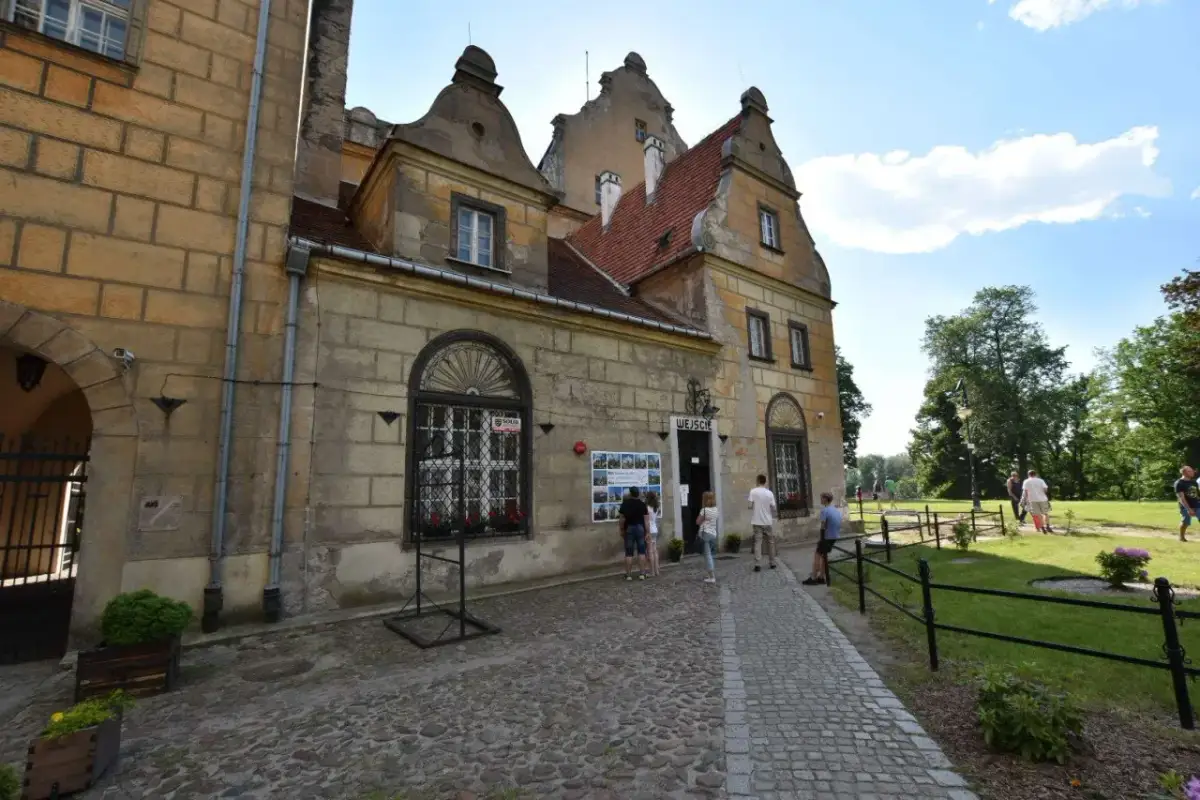 Zamek książęcy w Oleśnicy: historia, architektura i atrakcje turystyczne