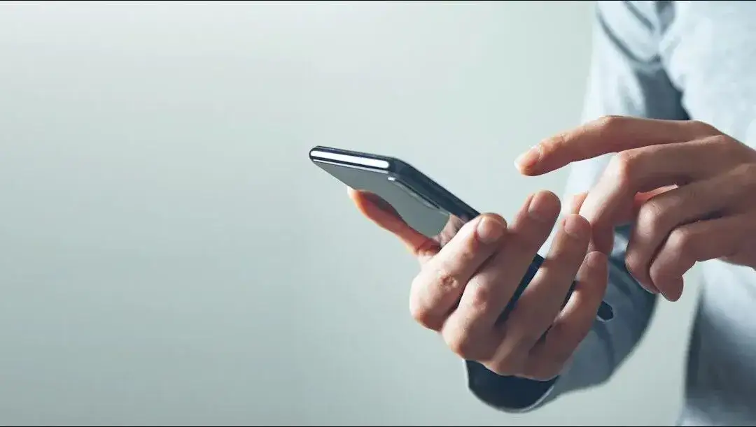 Telefon w ośrodku uzależnień: zasady i dlaczego są ważne?