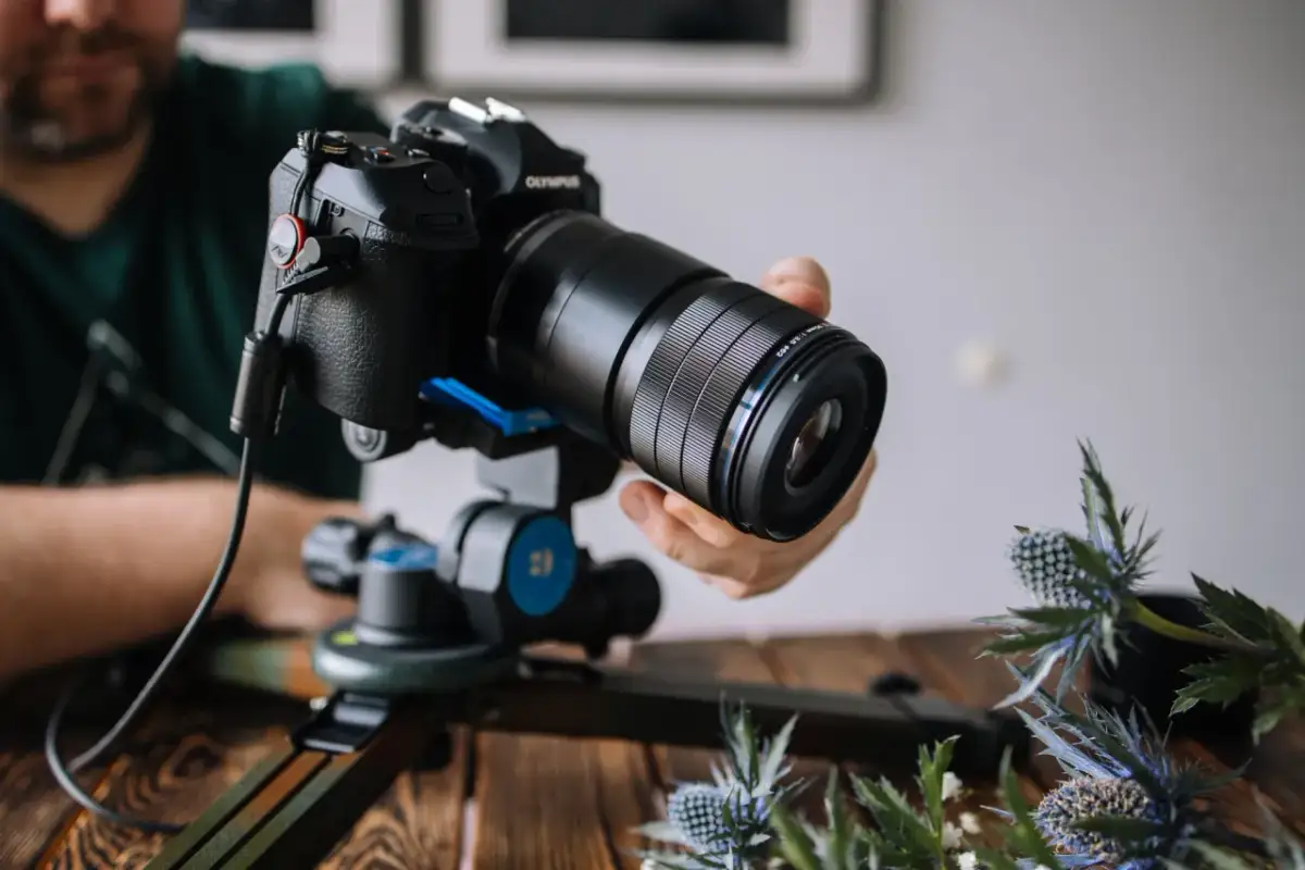 Obiektyw makro: Do czego służy? Odkryj świat detali 1:1!