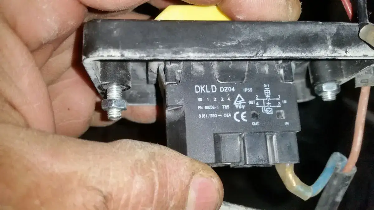 Podłącz włącznik betoniarki 230V/400V: Instrukcja krok po kroku