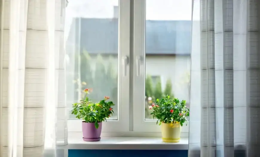 Jakie okna do czystego powietrza wybrać, aby zaoszczędzić na kosztach?