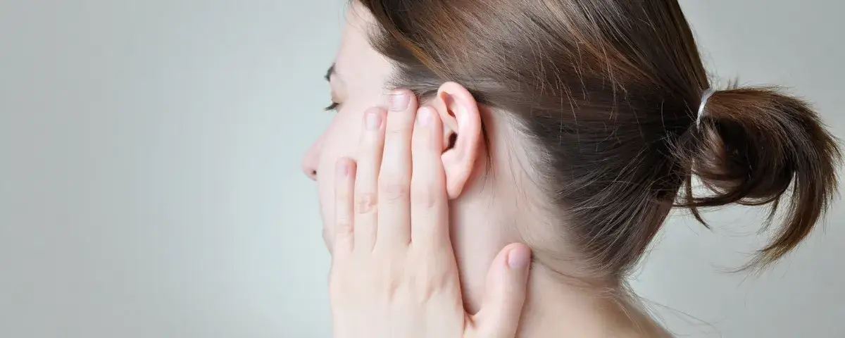 Niedrożność trąbki słuchowej objawy: co musisz wiedzieć, aby uniknąć bólu