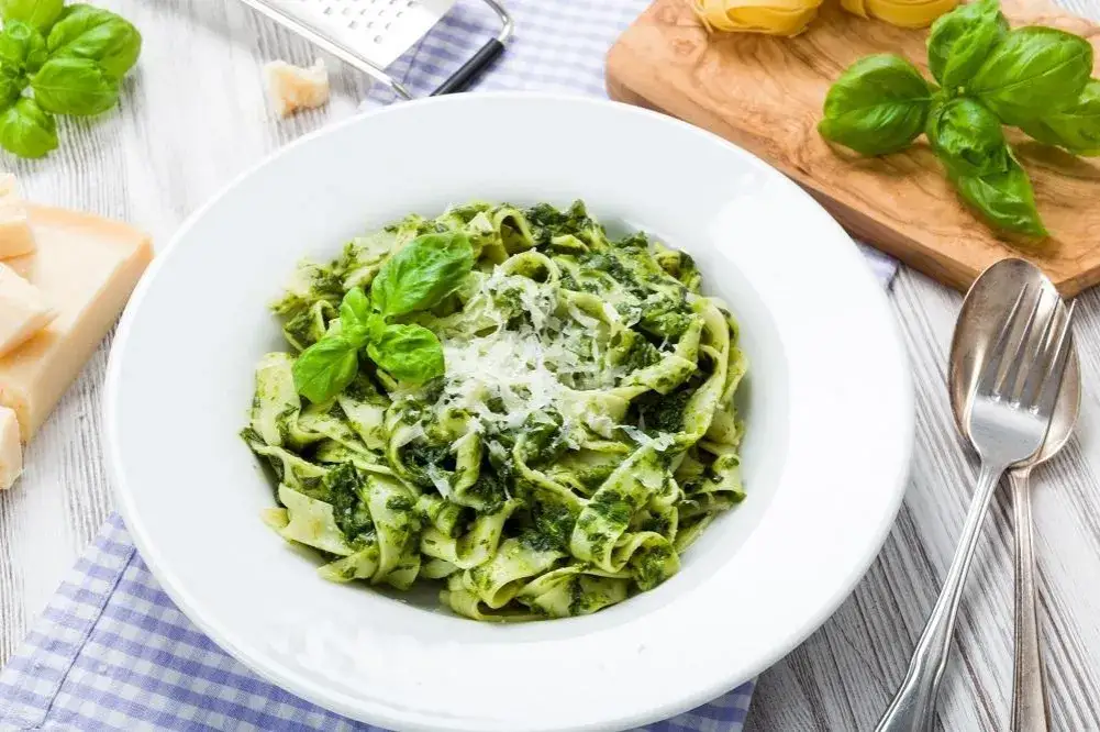 Szpinak na obiad: 20+ przepisów od szybkich po wykwintne!