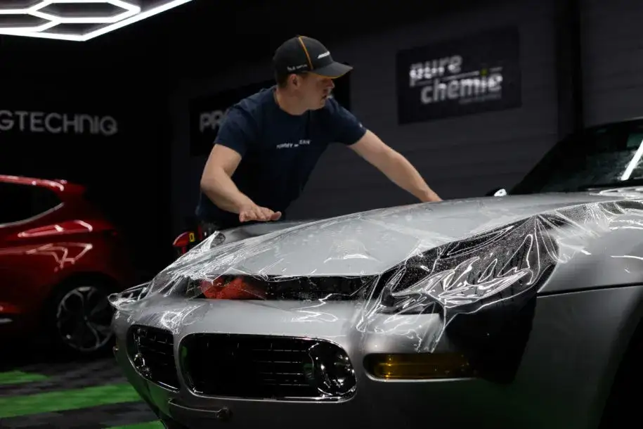 Ile kosztuje położenie ceramiki na samochód? Sprawdź ceny i czynniki wpływające na koszt