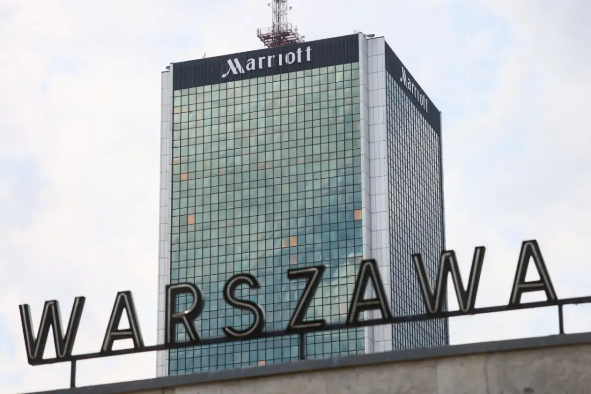 Ile pięter ma hotel Marriott w Warszawie? Zaskakujące informacje!