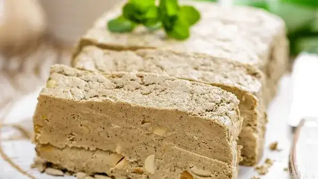 Czy chałwa jest wegańska? Sprawdź składniki i uniknij błędów