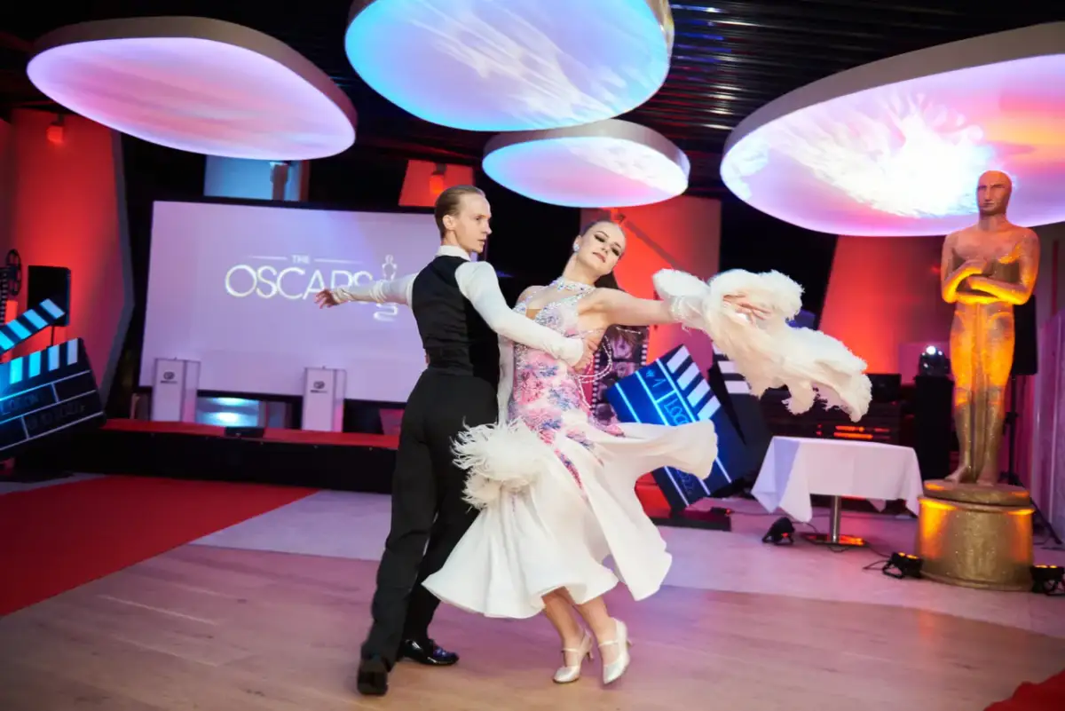 Impreza lata 30.: Jak zorganizować wieczór jak z Hollywood?