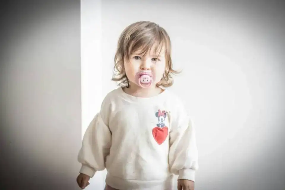 Kiedy dać dziecku smoczek, aby uniknąć problemów z karmieniem?