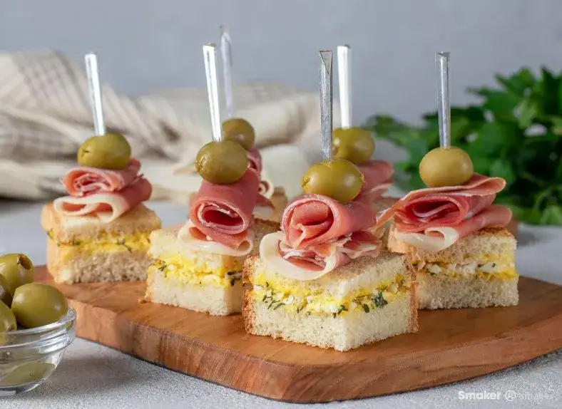 Andrzejkowe przekąski: 20+ szybkich przepisów na udaną imprezę!