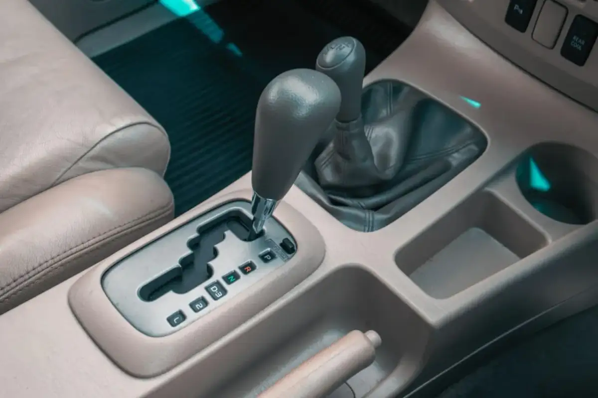 Dlaczego nie można holować automata? Uniknij kosztownych uszkodzeń