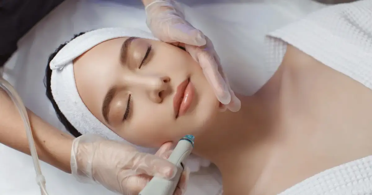 Mikrodermabrazja: Ból? Nie! Poznaj prawdziwe odczucia na skórze