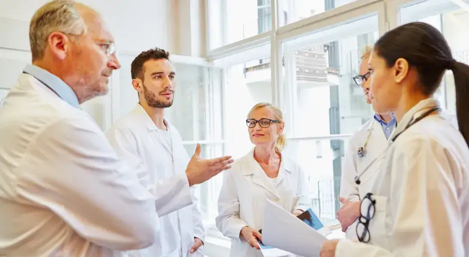 Ile zarabia chirurg w Polsce? Od rezydenta do eksperta realne kwoty