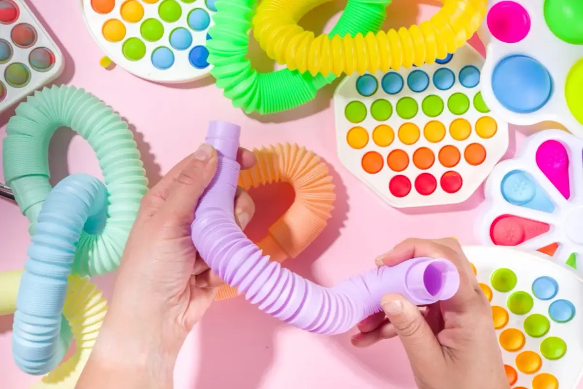 Gryzaki sensoryczne dla starszych dzieci – jak pomóc w stresie i skupieniu