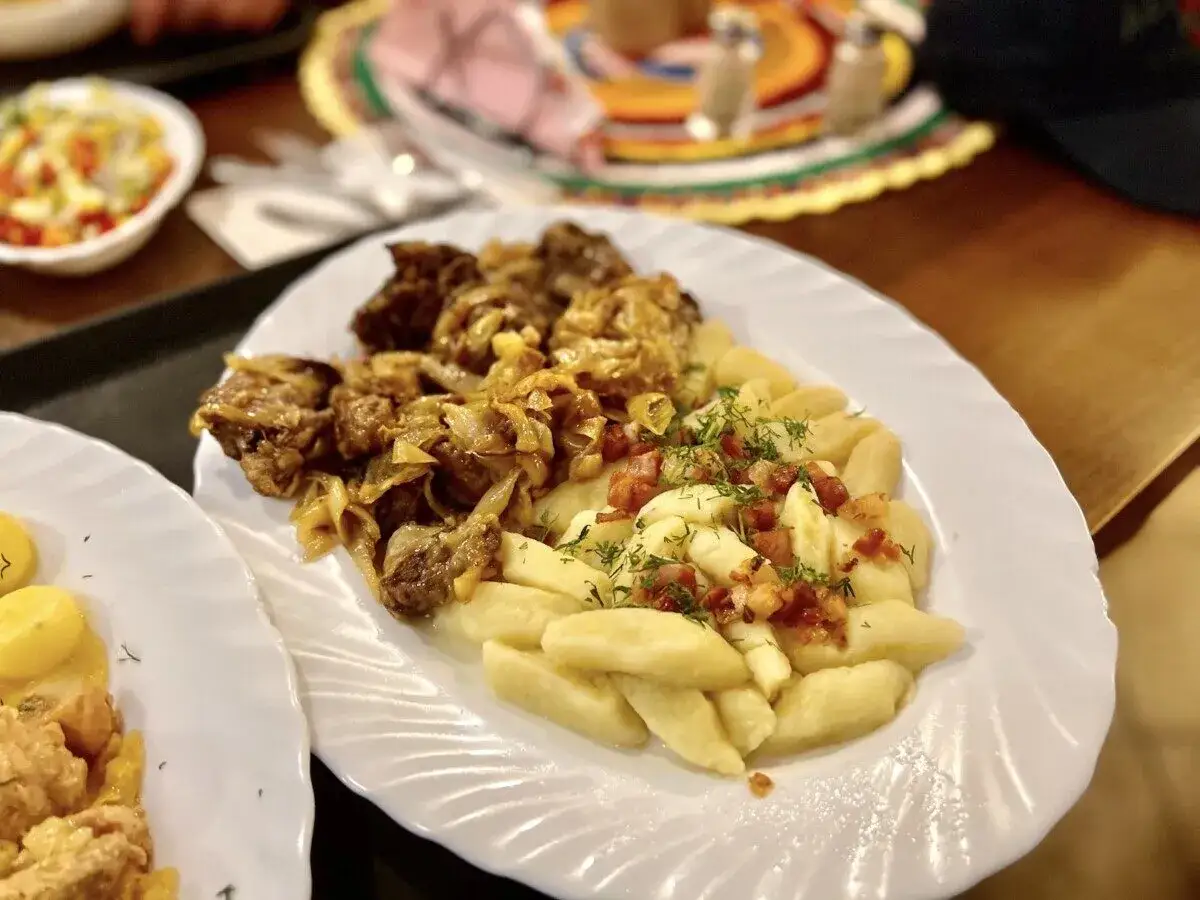 Gdzie zjeść w Piotrkowie Trybunalskim? Najlepsze miejsca na posiłek