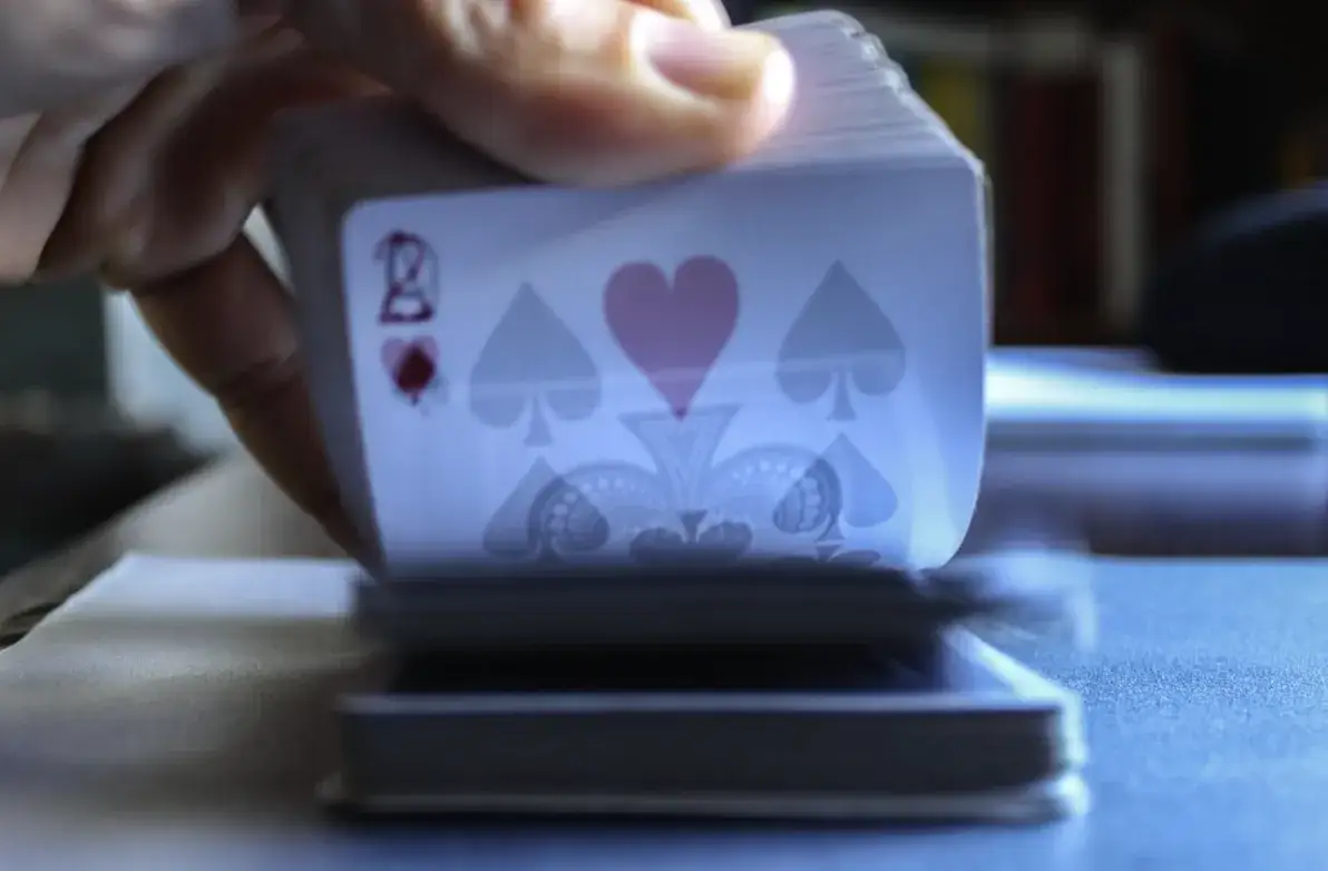 Unikalne cechy nowoczesnej platformy rozrywkowej: od pakietów bonusowych po gry turniejowe