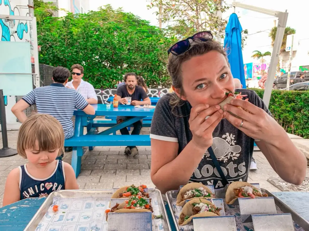 Gdzie zjeść w okolicy? Odkryj najlepsze lokale i smaki w mieście