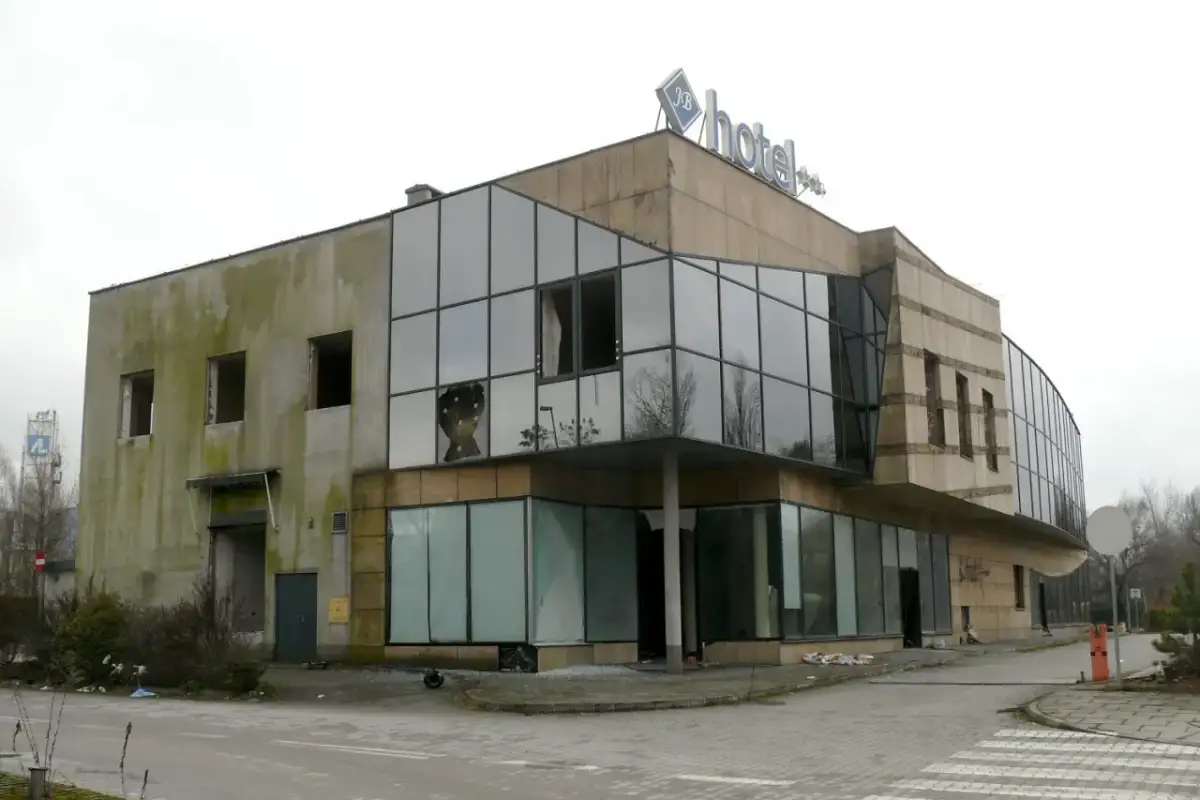 Hotel JB w Krakowie zamknięty - poznaj przyczyny i przyszłość obiektu