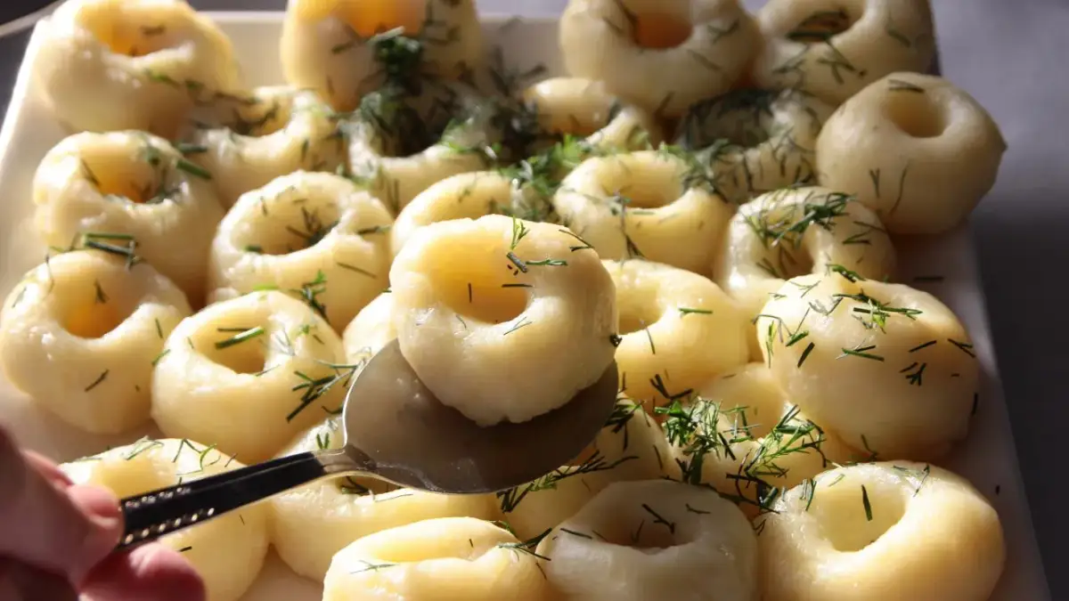 Kluski śląskie jak świeże? Odgrzewanie bez gumowatej porażki!