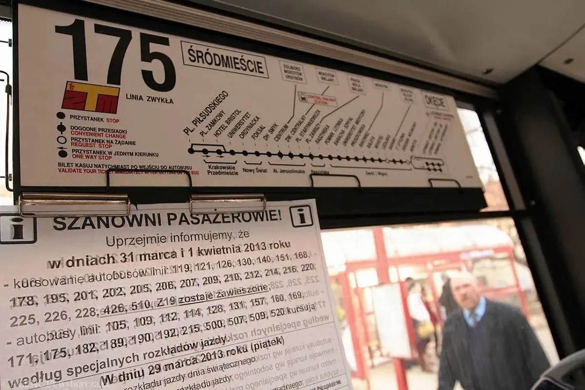 Ile jedzie 175 na lotnisko? Sprawdź czasy kursowania i przejazdu