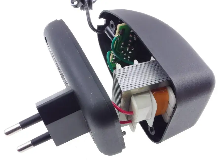 Czy prąd z fotowoltaiki przechodzi przez transformator? Oto prawda!