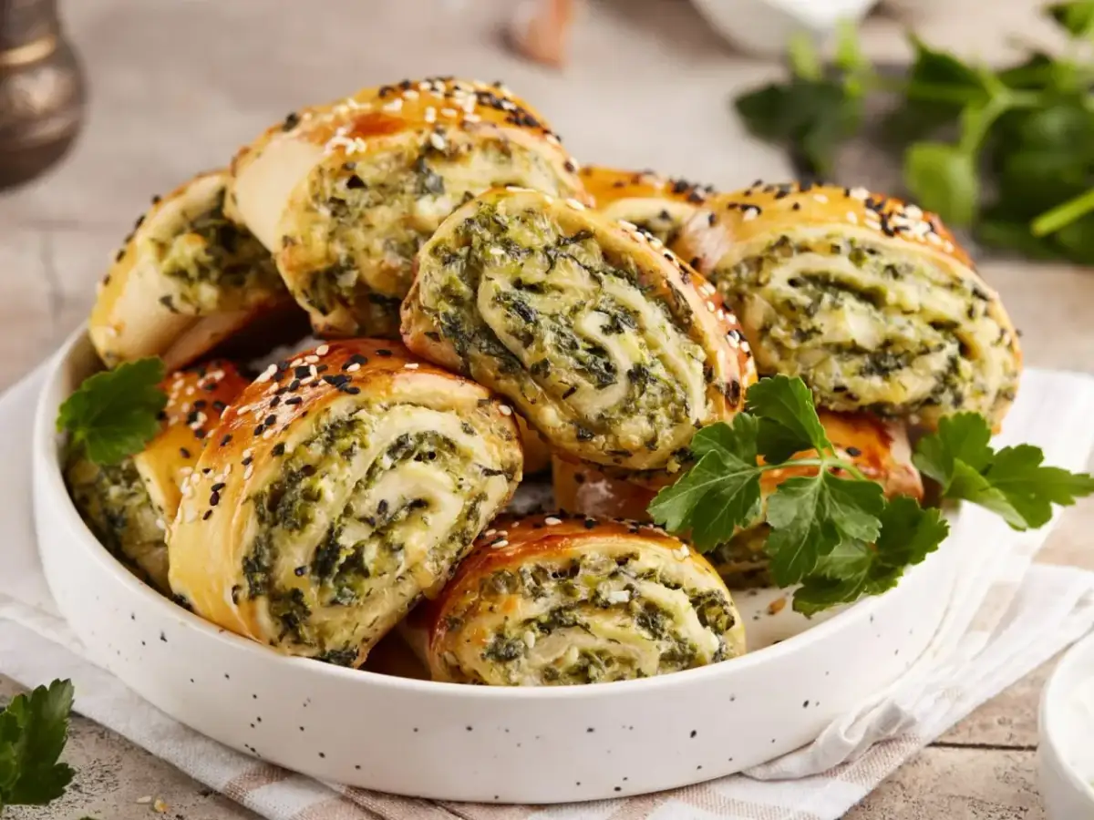 Ciasto na pizzę: 20+ pomysłów na przekąski i desery. Zaskocz smakiem!