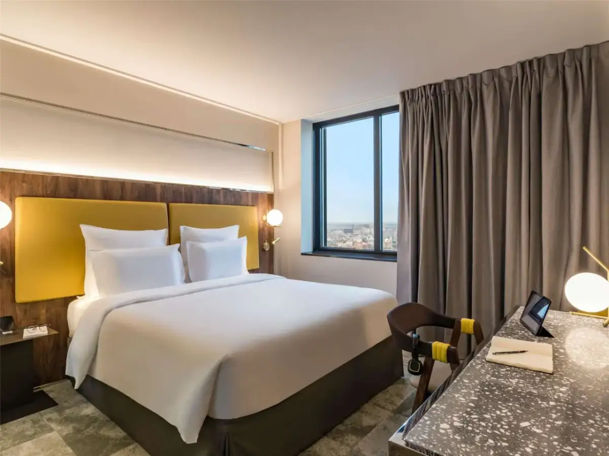 Nocleg w Paryżu: Gdzie spać, by nie przepłacić? Poradnik eksperta