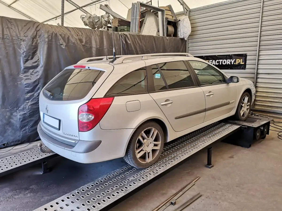 Renault Laguna 2: Pojemność baku, zasięg. Czy Twój wskaźnik kłamie?