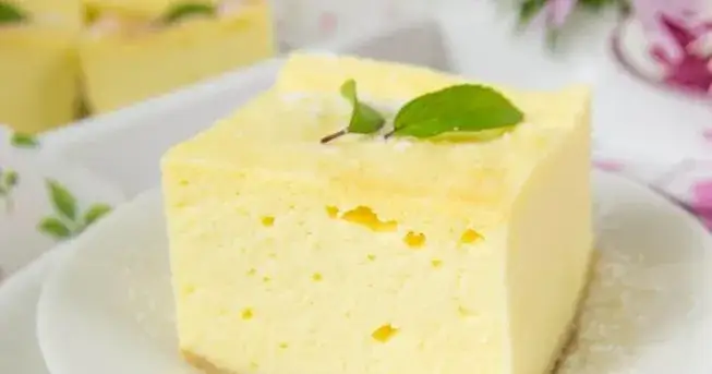 Sernik lekki jak chmurka: Jak upiec ideał, który nie opada?