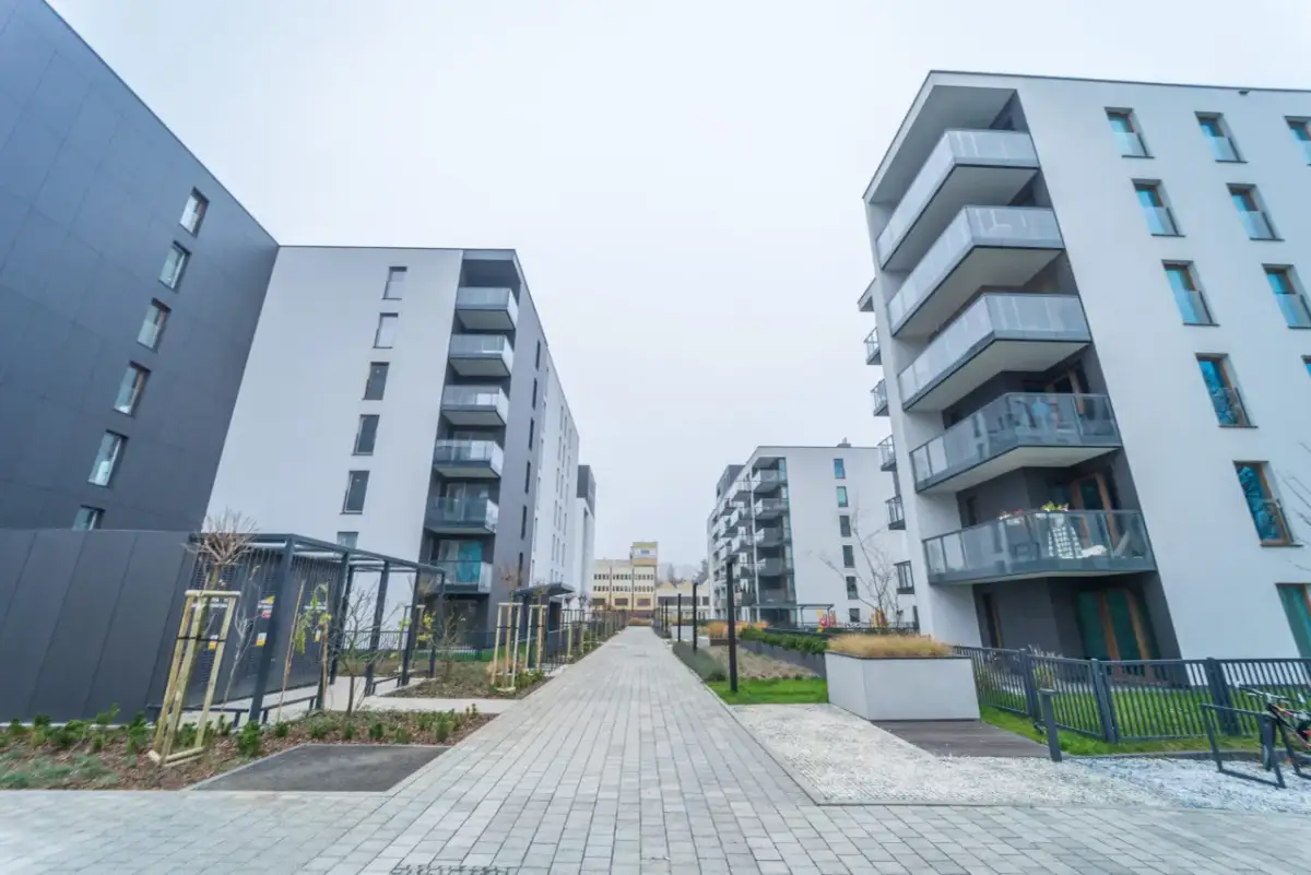 Deweloperka w Polsce: przewodnik, jak zrozumieć i wybrać firmę