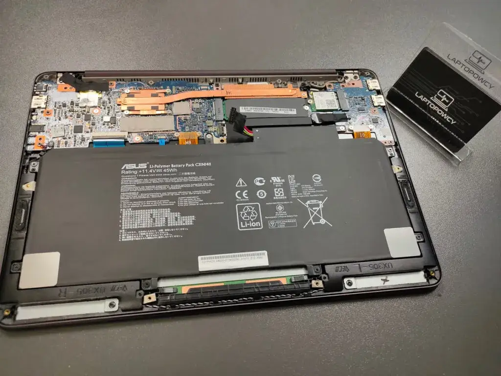 Wymiana baterii Lenovo: Ile kosztuje i jak wybrać mądrze?