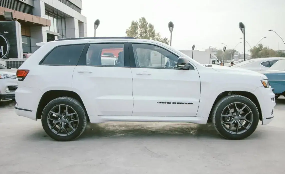 Jeep Grand Cherokee 3.0 CRD: Ile oleju? WK/WK2, normy, wymiana