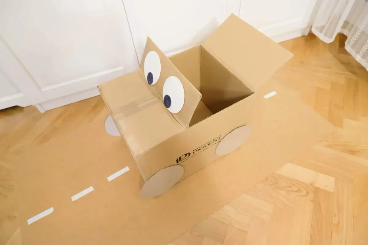 Samochód z kartonu: Zrób auto dla dziecka krok po kroku!