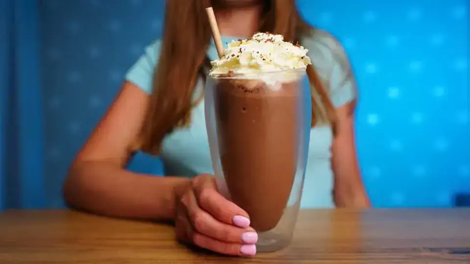 Jak zrobić shake czekoladowy - proste przepisy, które zaskoczą smakiem