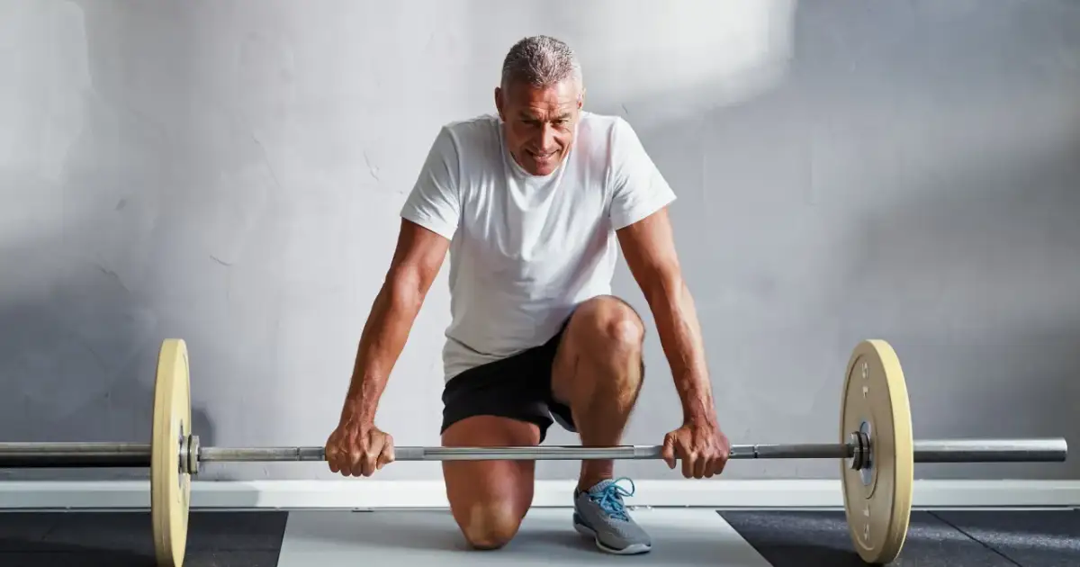 Rzeźbienie sylwetki po 50: Obalamy mity! Twój plan na formę.