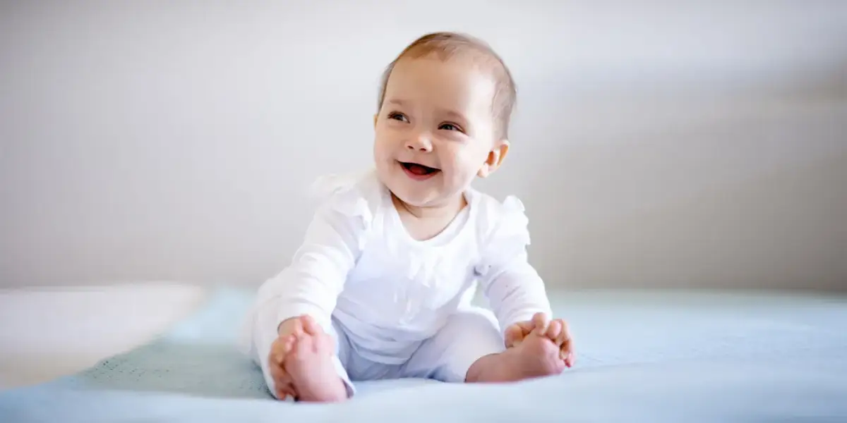 Sadzać czy siadać? Kiedy dziecko jest gotowe? Mity i fakty