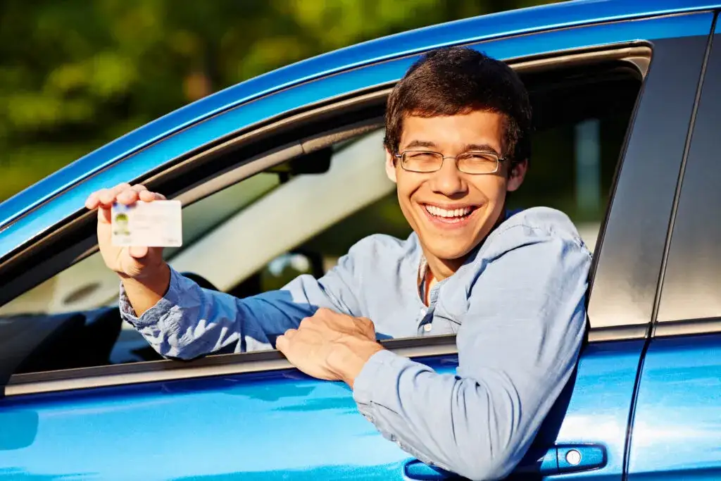 Jak odebrać prawo jazdy po egzaminie - uniknij błędów i zaoszczędź czas