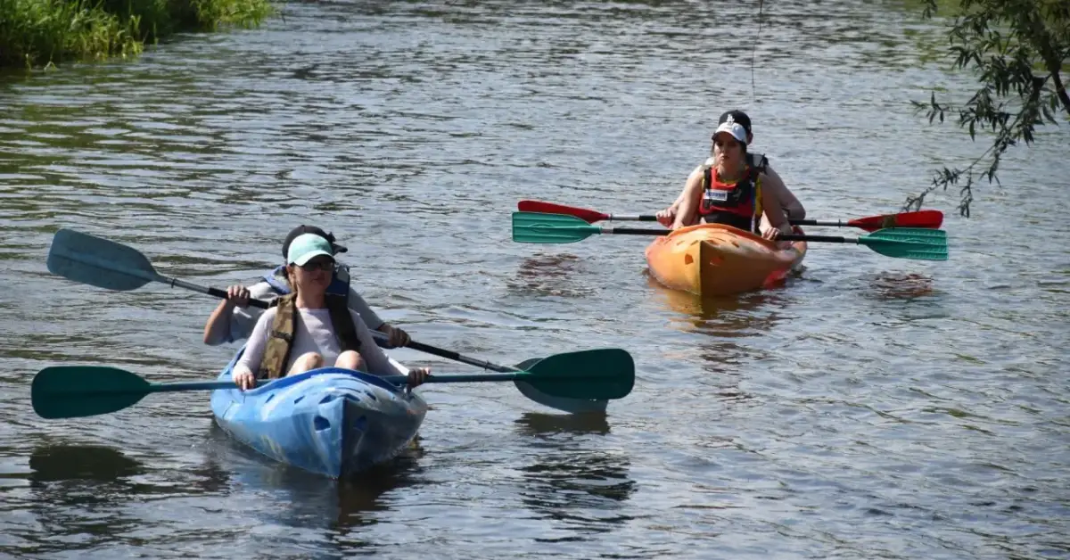 Kajaki Wielkopolska: Odkryj najlepsze rzeki i zaplanuj spływ!