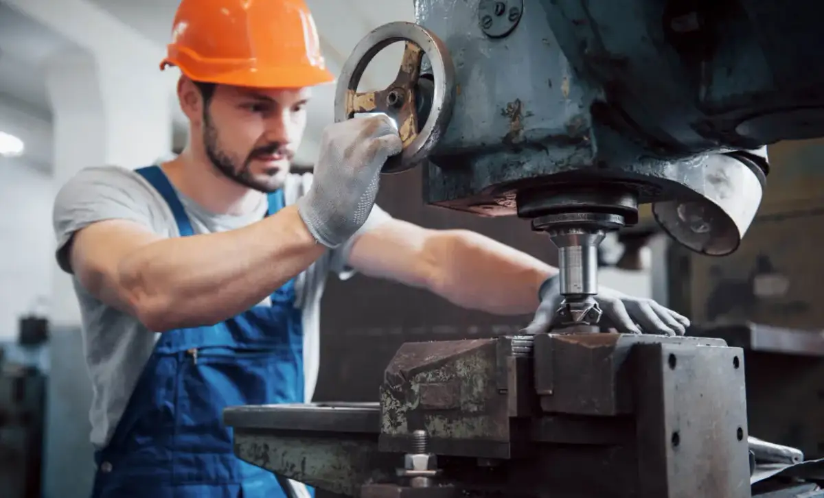 Jaka prasa do warsztatu - wybierz najlepszą opcję dla siebie