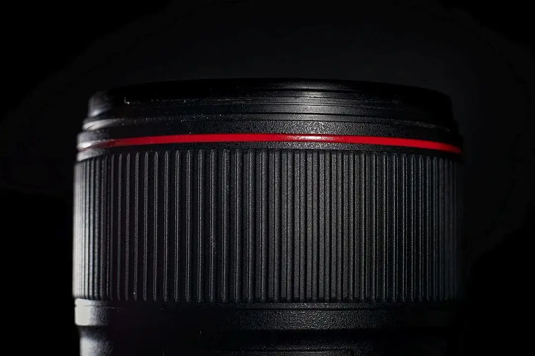 Obiektyw 35mm do Canon: Jaki wybrać? Poradnik i TOP modele