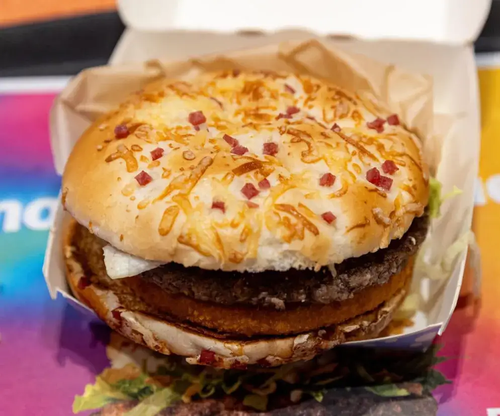 Burger Drwala: Ile kalorii? Pełna analiza i wpływ na dietę