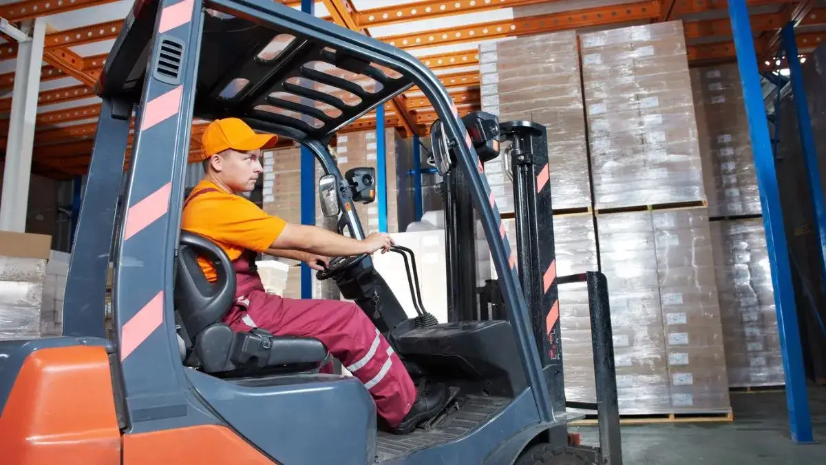 Operator koparki w Niemczech: Zarobki (2800-4500€) i jak je zwiększyć