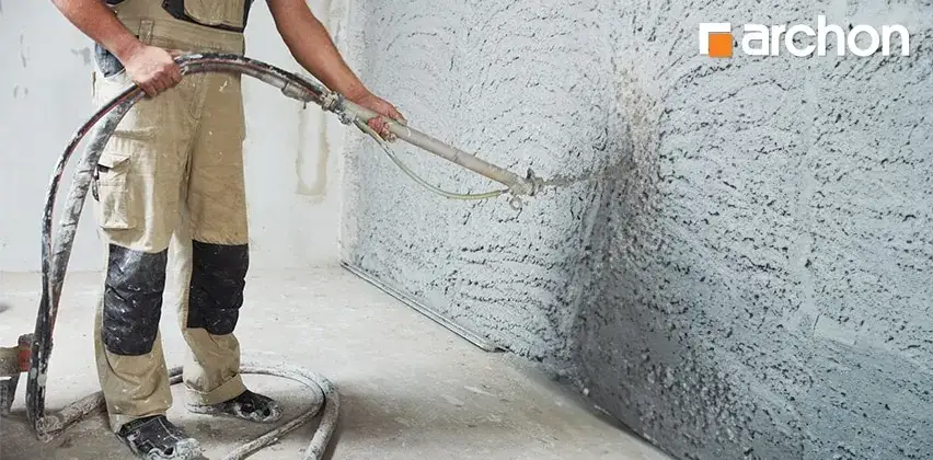 Tynki maszynowe vs płyty GK: Koszty, czas, trwałość. Które wybrać?