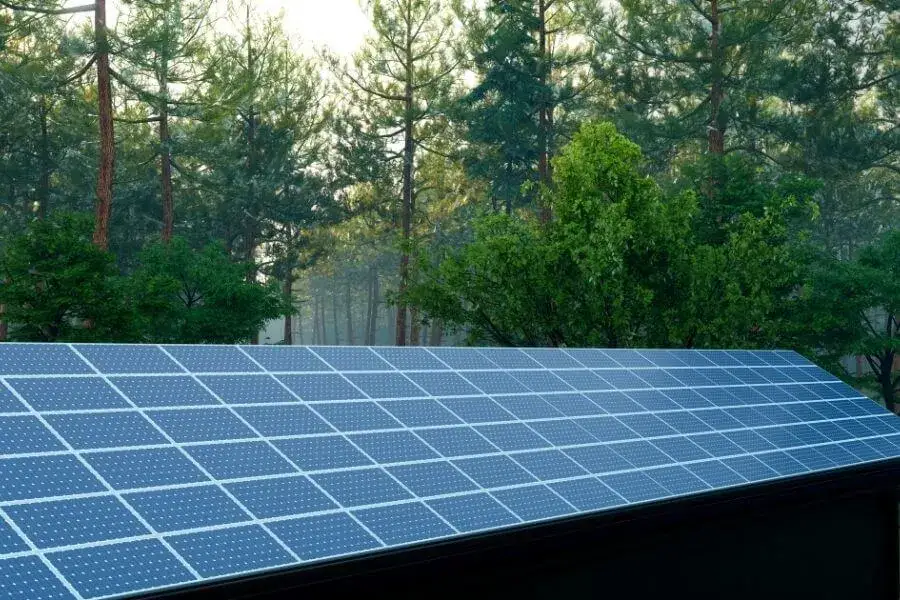 Jaka moc fotowoltaiki na dom jednorodzinny, aby uniknąć wysokich kosztów?