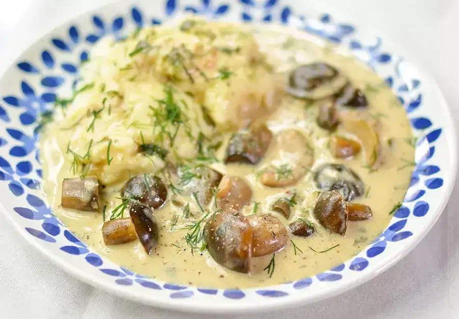 Sos ze świeżych grzybów: przepis krok po kroku na leśny aromat!