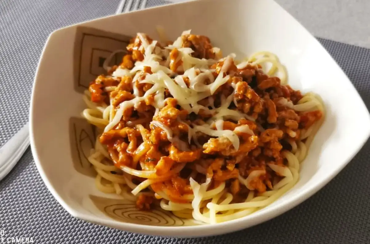 Jak zrobić idealny sos do spaghetti z mięsem mielonym?