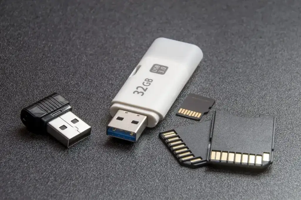 Pendrive: FAT32, NTFS, exFAT? Wybierz idealny system plików!