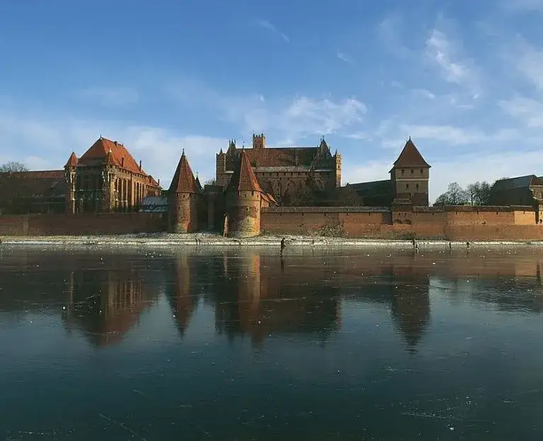 Najlepsze atrakcje w Liwie, które musisz zobaczyć i doświadczyć