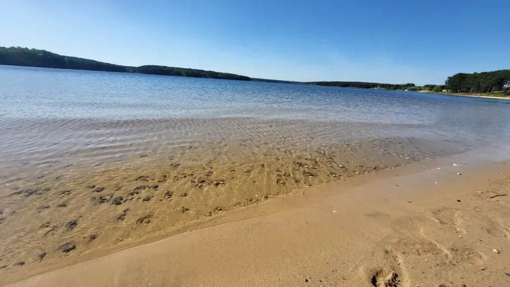 Jezioro Chańcza: Atrakcje dla każdego? Odkryj świętokrzyskie morze!